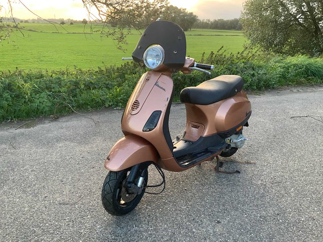 Vespa scooter lx50 - afbeelding 1 van  8