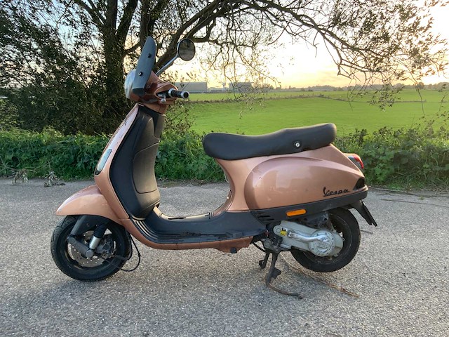 Vespa scooter lx50 - afbeelding 2 van  8
