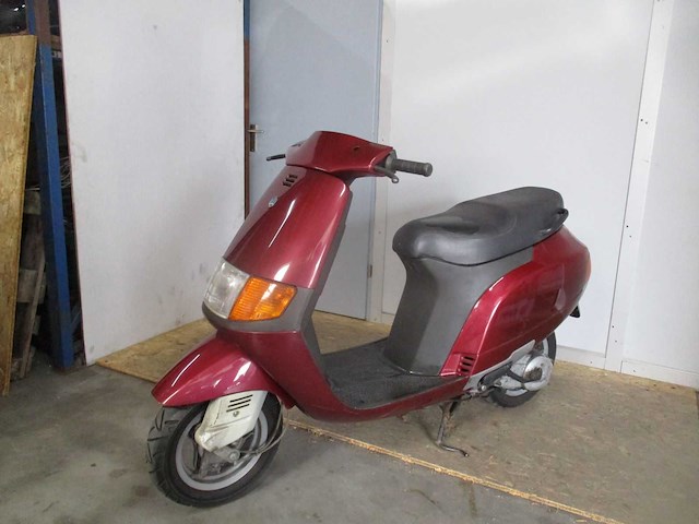Vespa sfera - bromscooter - oldtimer 2 takt - scooter - afbeelding 2 van  10