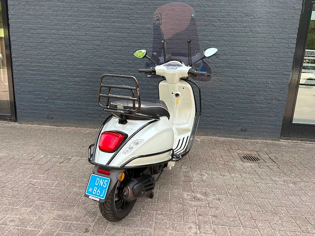 Vespa snorscooter sprint 50 scooter - afbeelding 4 van  8
