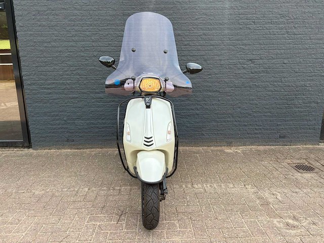 Vespa snorscooter sprint 50 scooter - afbeelding 2 van  7