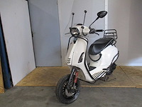 Vespa sprint - schade snorscooter - scooter