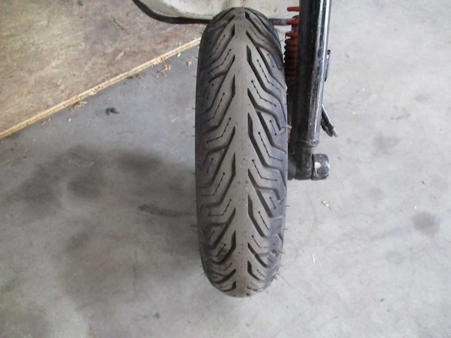 Vespa sprint - schade snorscooter - scooter - afbeelding 3 van  6