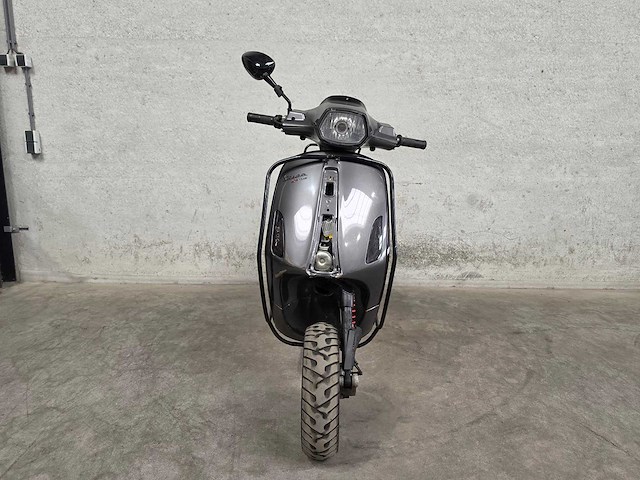 Vespa sprint- bromscooter - primavera op kenteken - 4t 45km uitvoering brommer f454st - afbeelding 4 van  8