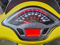 Vespa sprint 25km snorscooter 4-takt - afbeelding 5 van  7