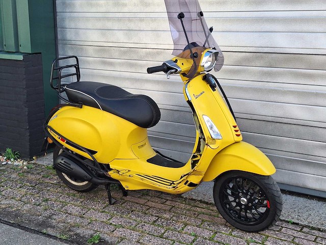 Vespa sprint 25km snorscooter 4-takt - afbeelding 6 van  7