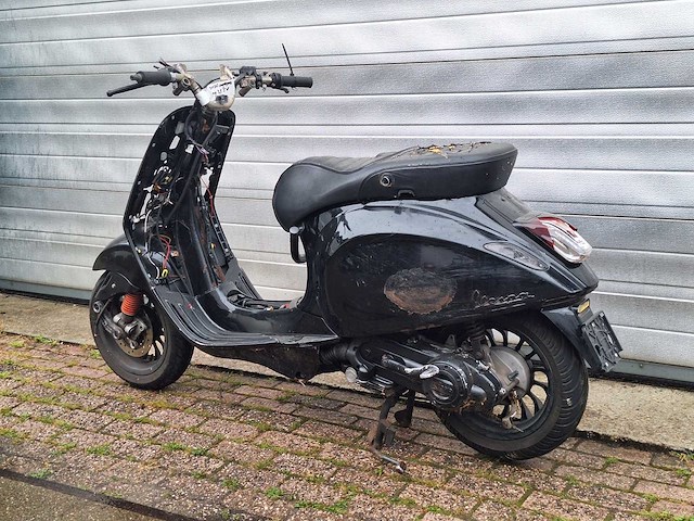 Vespa sprint 25km snorscooter 4-takt - afbeelding 3 van  6