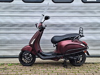 Vespa sprint 25km snorscooter 4-takt - afbeelding 1 van  7