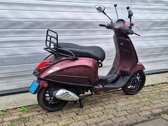 Vespa sprint 25km snorscooter 4-takt - afbeelding 6 van  7