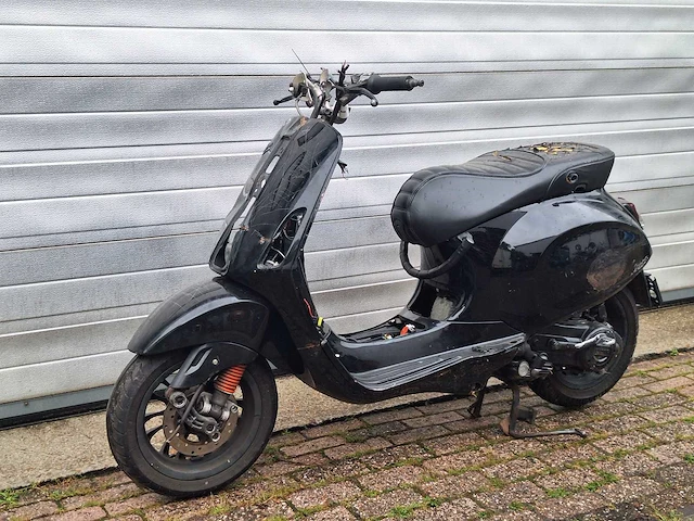 Vespa sprint 25km snorscooter 4-takt - afbeelding 2 van  6