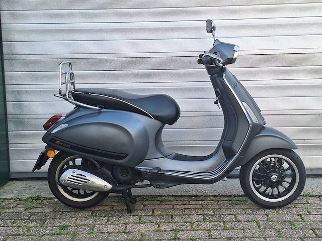 Vespa sprint 45km bromscooter 4-takt - afbeelding 4 van  7