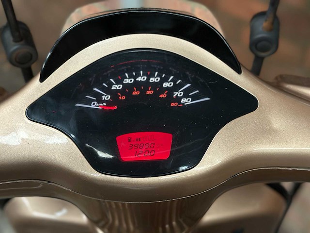 Vespa sprint 4t snorscooter (custom), dhl-92-z - afbeelding 13 van  23