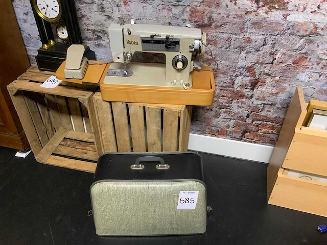 Vesta vintage naaimachine - afbeelding 1 van  5