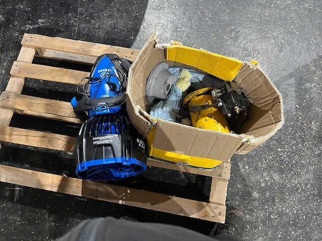 Vetus boegschroef en yamaha seascooter - afbeelding 1 van  1