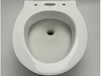 Vetus marine ceramic toilet bowl - durable compact sanitary fixture for boats and ships - afbeelding 3 van  4