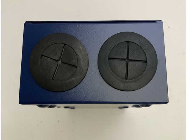 Vetus solar battery charger 45a 12v-48v for marine applications - sl45 - afbeelding 3 van  4