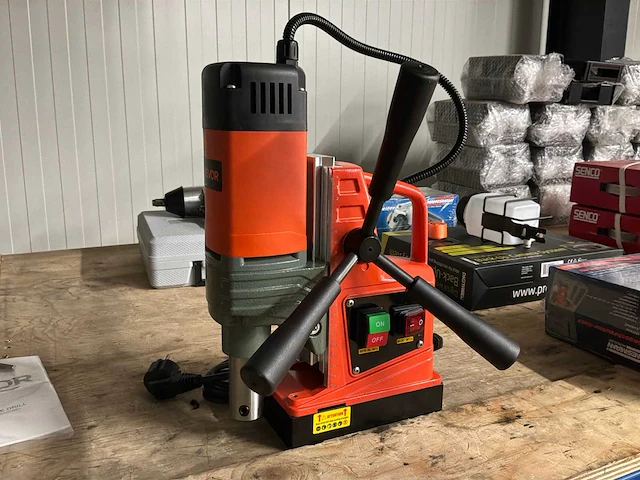 Vevor 8840 magnetische boormachine - afbeelding 3 van  7