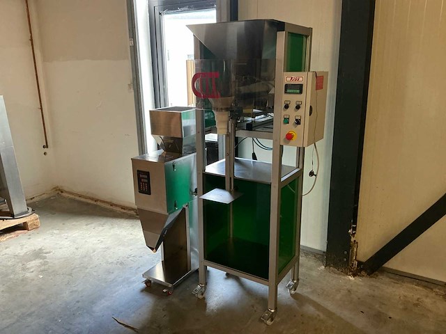Vevor poedervulmachine en cia bg kiss doseerunit (2x) - afbeelding 1 van  18