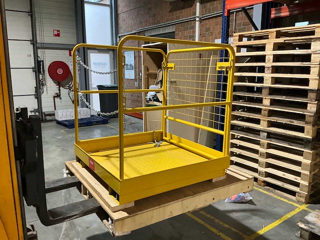 Vevor sta-platform voor vorkheftruck overige intern transport - afbeelding 1 van  11