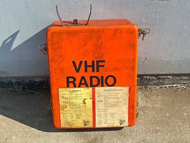 Vhf radio - afbeelding 1 van  2