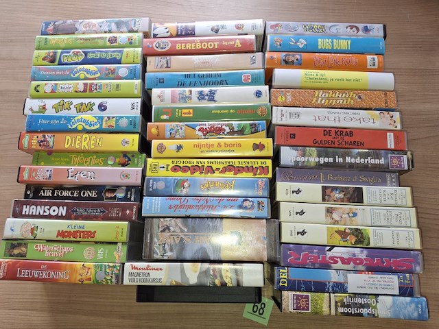 Vhs videobanden vooral kindervideo's - afbeelding 2 van  3