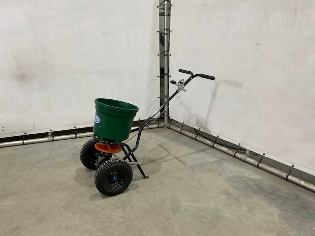 Viano - strooiwagen - afbeelding 1 van  7