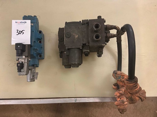 Vickers / rexroth porportioneel ventiel iso 4401 hydro unit (2x) - afbeelding 1 van  8