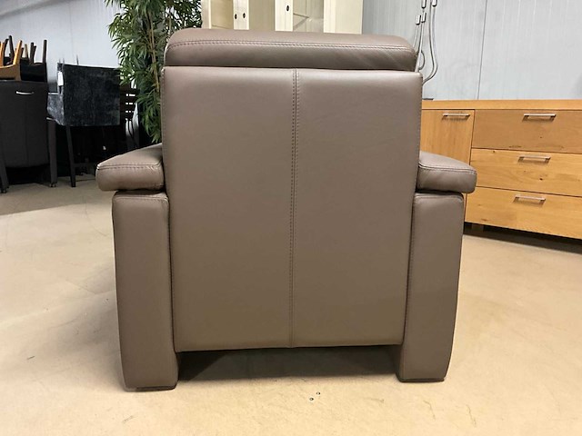 Vicky lederen fauteuil - afbeelding 6 van  14