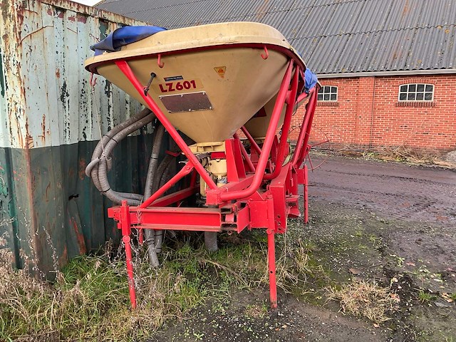 Vicon lz601 kunstmeststrooier/rijenbemester - afbeelding 3 van  5