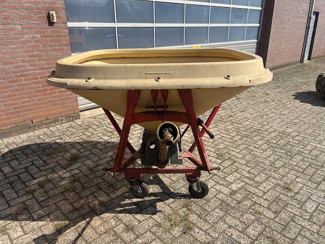 Vicon ps 401 pendelstrooier – 400 liter – mechanisch bediend - afbeelding 2 van  5