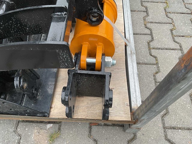 Vicsec qty8 graafbakken set voorladers en accessoires - afbeelding 7 van  15