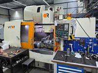 Victor - 2002 - v center 125 - verticale machinecentra - afbeelding 1 van  16