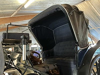 Victoria paarden koets - afbeelding 11 van  16