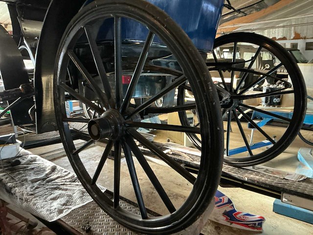 Victoria paarden koets - afbeelding 14 van  16