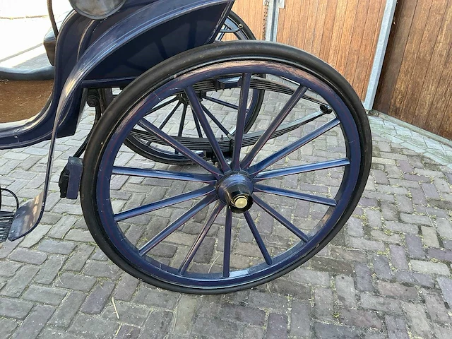 Victoria rijtuig - afbeelding 15 van  16
