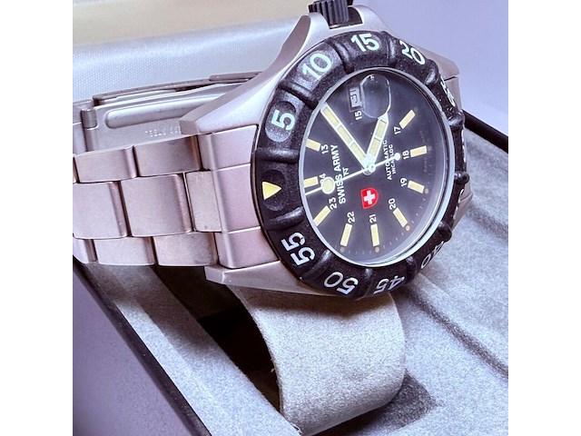 Victorinox automatisch herenhorloge - swiss army s.a.w. model - afbeelding 5 van  9