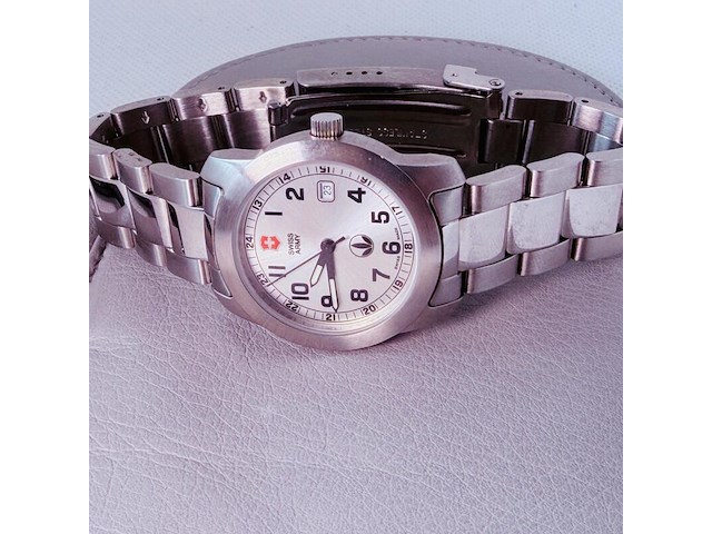 Victorinox special edition swiss army horloge - red cross shield - afbeelding 2 van  7