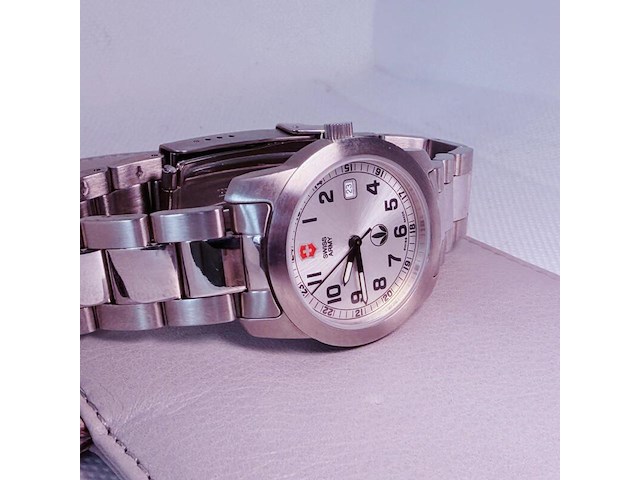 Victorinox special edition swiss army horloge - red cross shield - afbeelding 3 van  7