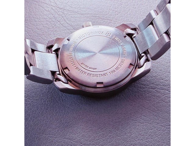 Victorinox special edition swiss army horloge - red cross shield - afbeelding 7 van  7