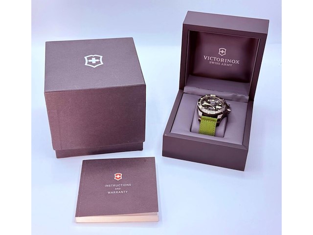 Victorinox swiss army 500m automatisch duikhorloge - afbeelding 5 van  12