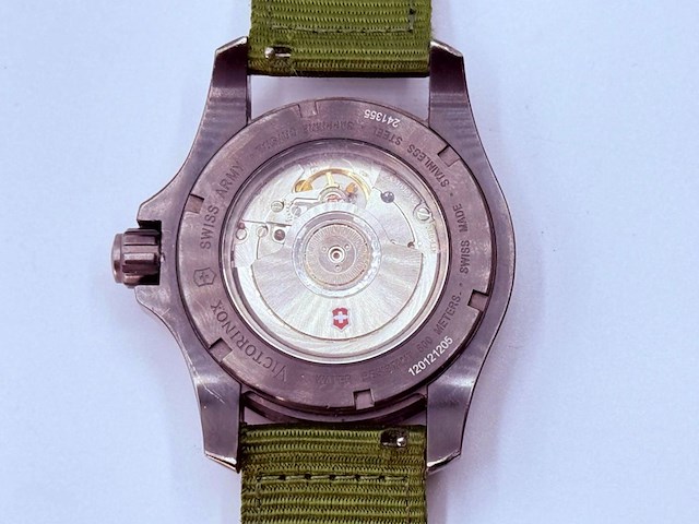 Victorinox swiss army 500m automatisch duikhorloge - afbeelding 11 van  12