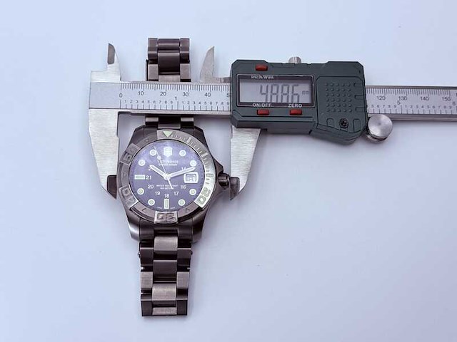 Victorinox swiss army dive master 500m duikhorloge - afbeelding 10 van  12