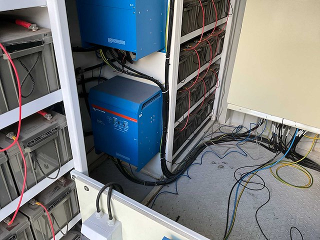 Victron-energie 10 ft batterij-container - afbeelding 9 van  22