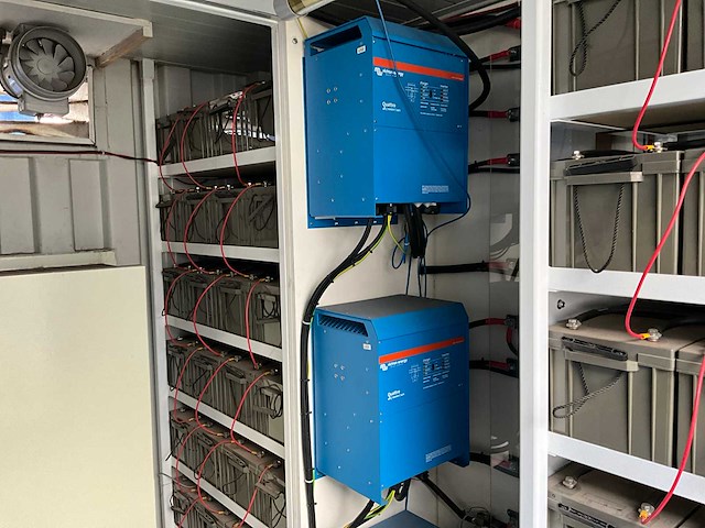 Victron-energie 10 ft batterij-container - afbeelding 10 van  22