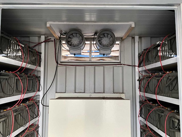 Victron-energie 10 ft batterij-container - afbeelding 14 van  22