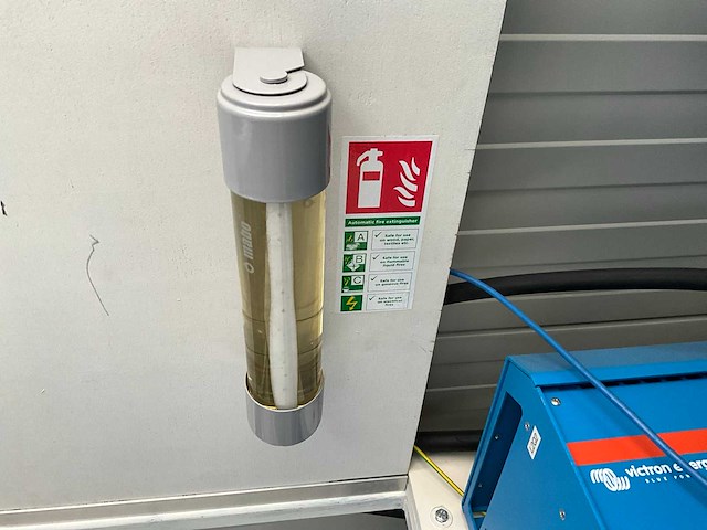 Victron-energie 10 ft batterij-container - afbeelding 15 van  22