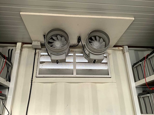 Victron-energie 10 ft greenbatterij 50-container - afbeelding 11 van  22