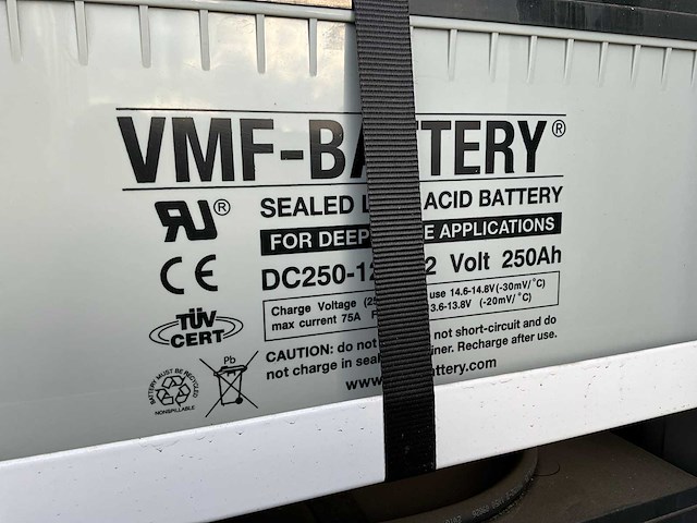 Victron-energie 10 ft greenbatterij 50-container - afbeelding 22 van  22