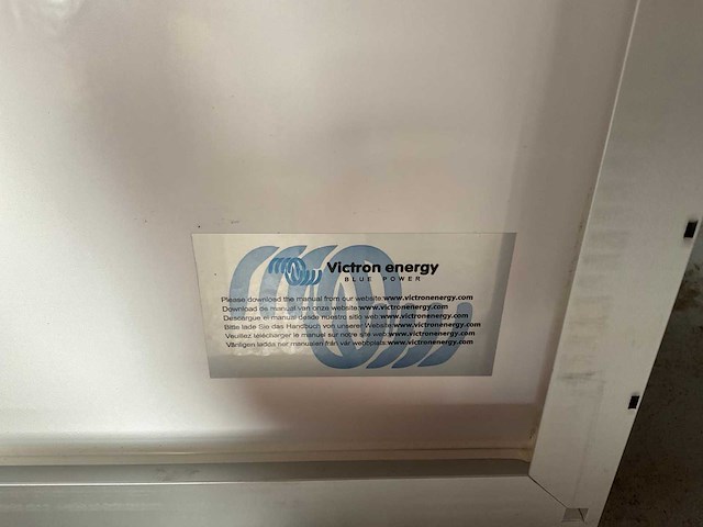 Victron energy - spm300-24/3a - zonnepanelen (2x) - afbeelding 8 van  8