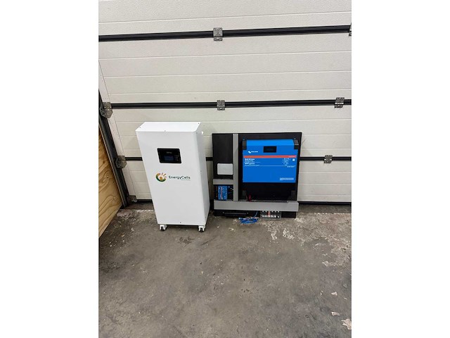 Victron energy opslagsysteem 3 kva multiplus-ii met 15 kwh lfp accu - afbeelding 2 van  5